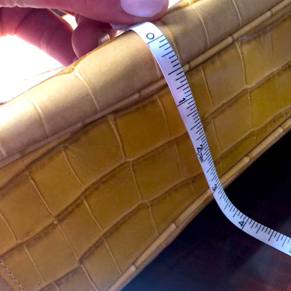 Banana Republic two-toned goldenrod color leather handbag - Picture 13 of 13